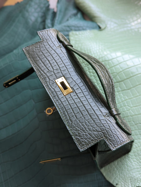 Pochette en crocodile 2025