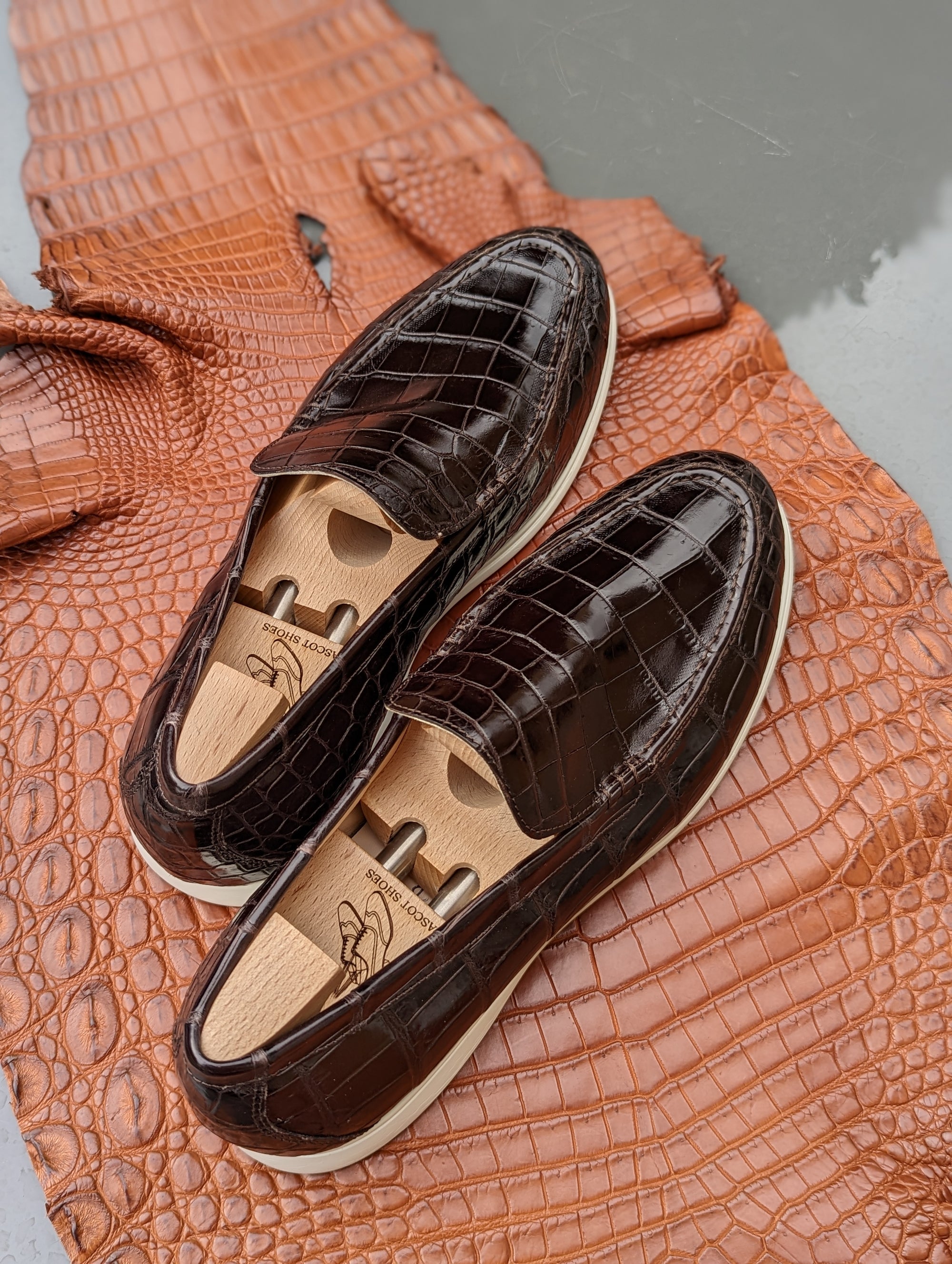 Ascot Ezee - Dark Chocolate Brown Crocodile - Ascot Shoes