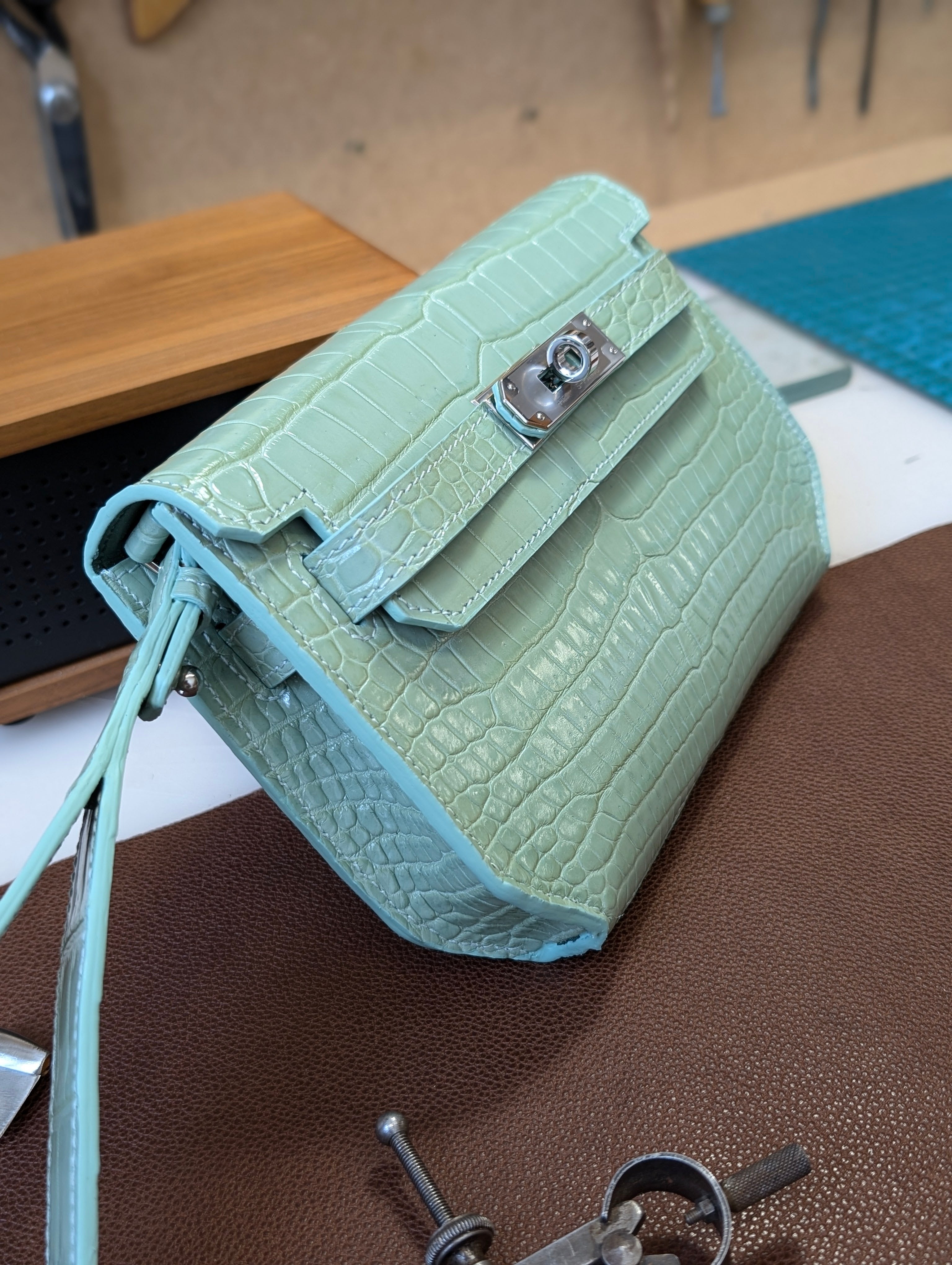 Clutch Bag - Apple Green Crocodile 20 cm - Ascot Shoes