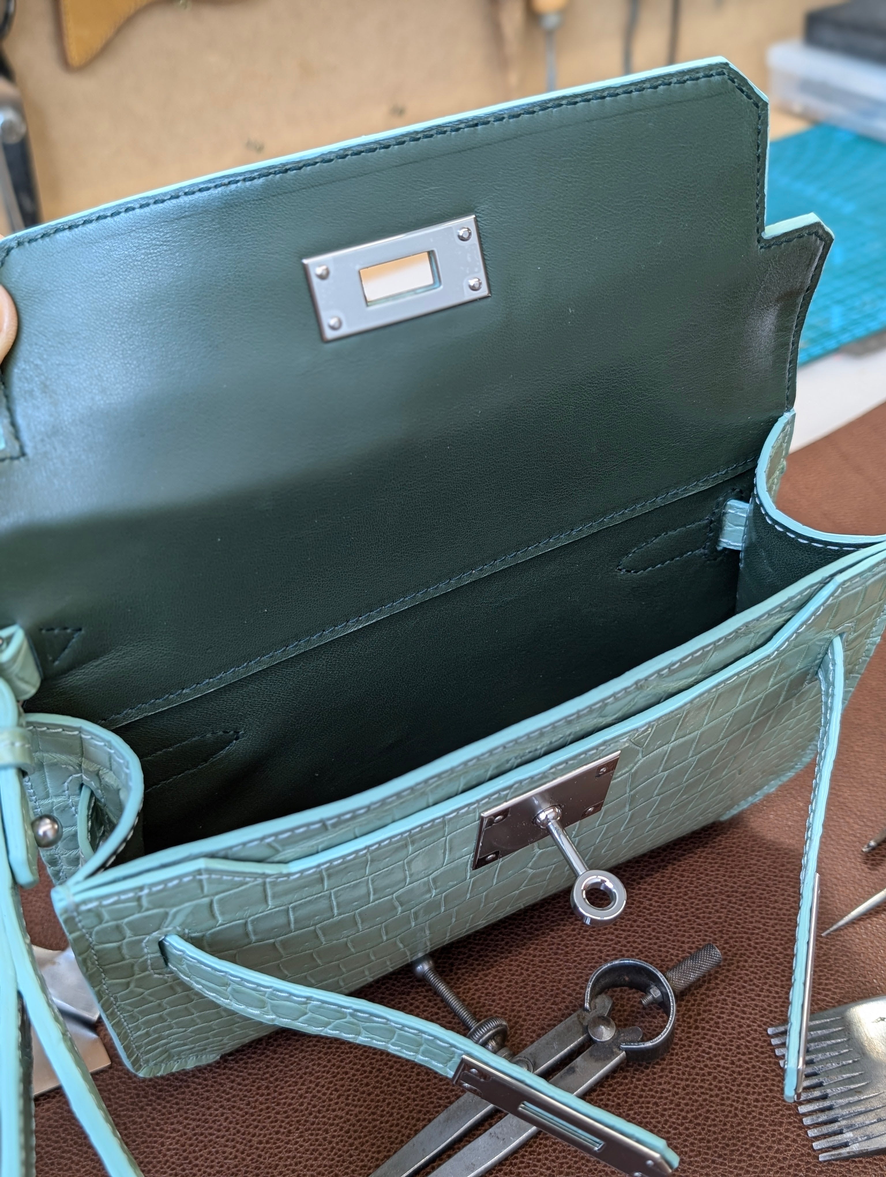 Clutch Bag - Apple Green Crocodile 20 cm - Ascot Shoes