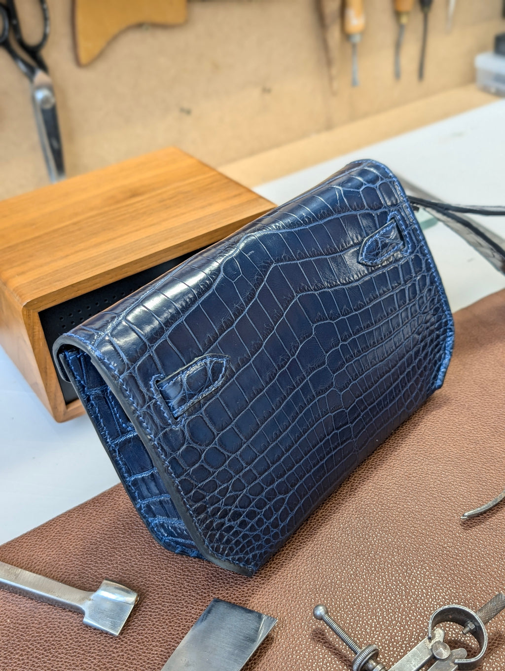 Clutch Bag - Navy Crocodile 20 cm - Ascot Shoes