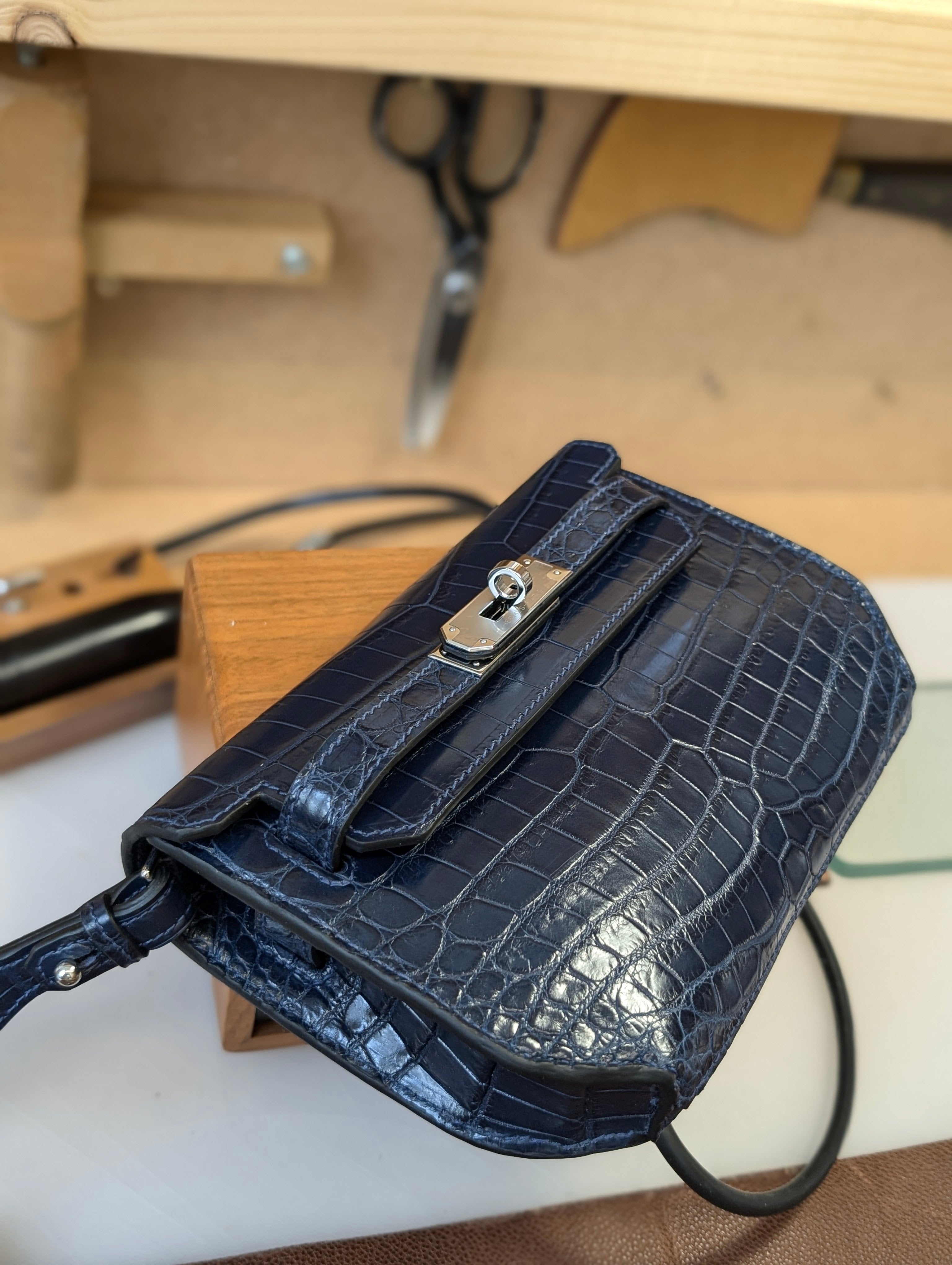 Clutch Bag - Navy Crocodile 20 cm - Ascot Shoes