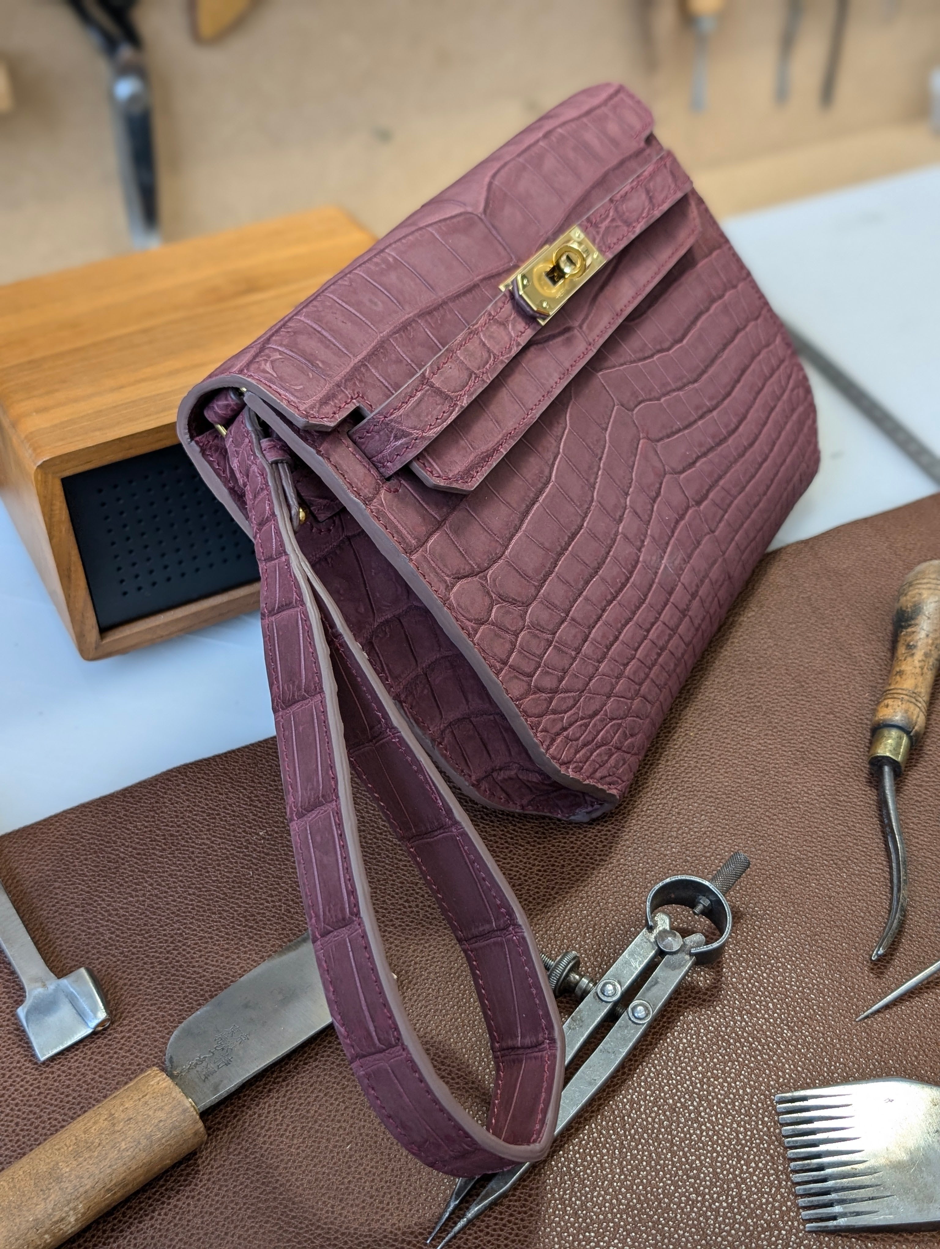 Clutch Bag - Burgundy Crocodile 25 cm - Ascot Shoes