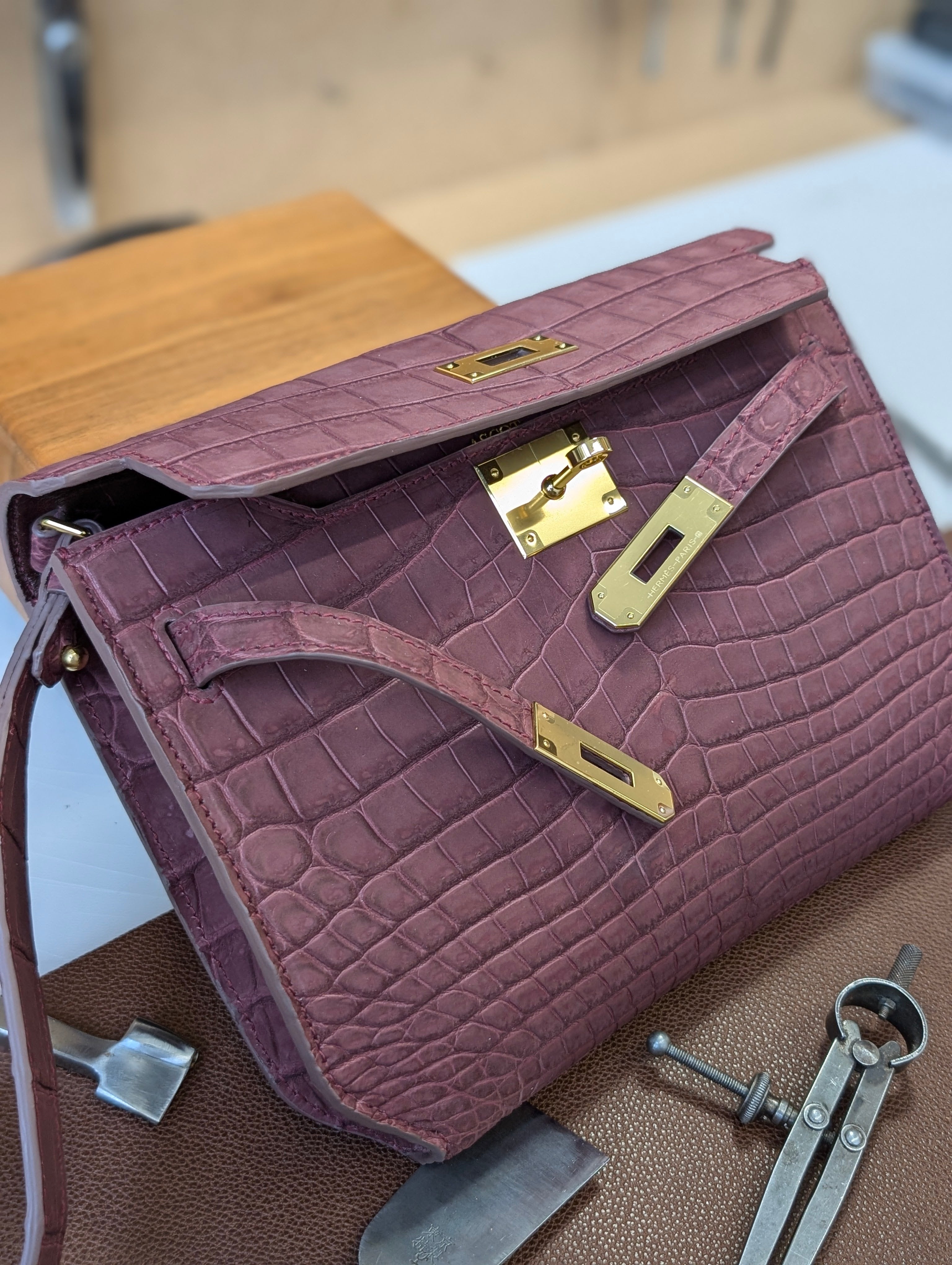Clutch Bag - Burgundy Crocodile 25 cm - Ascot Shoes