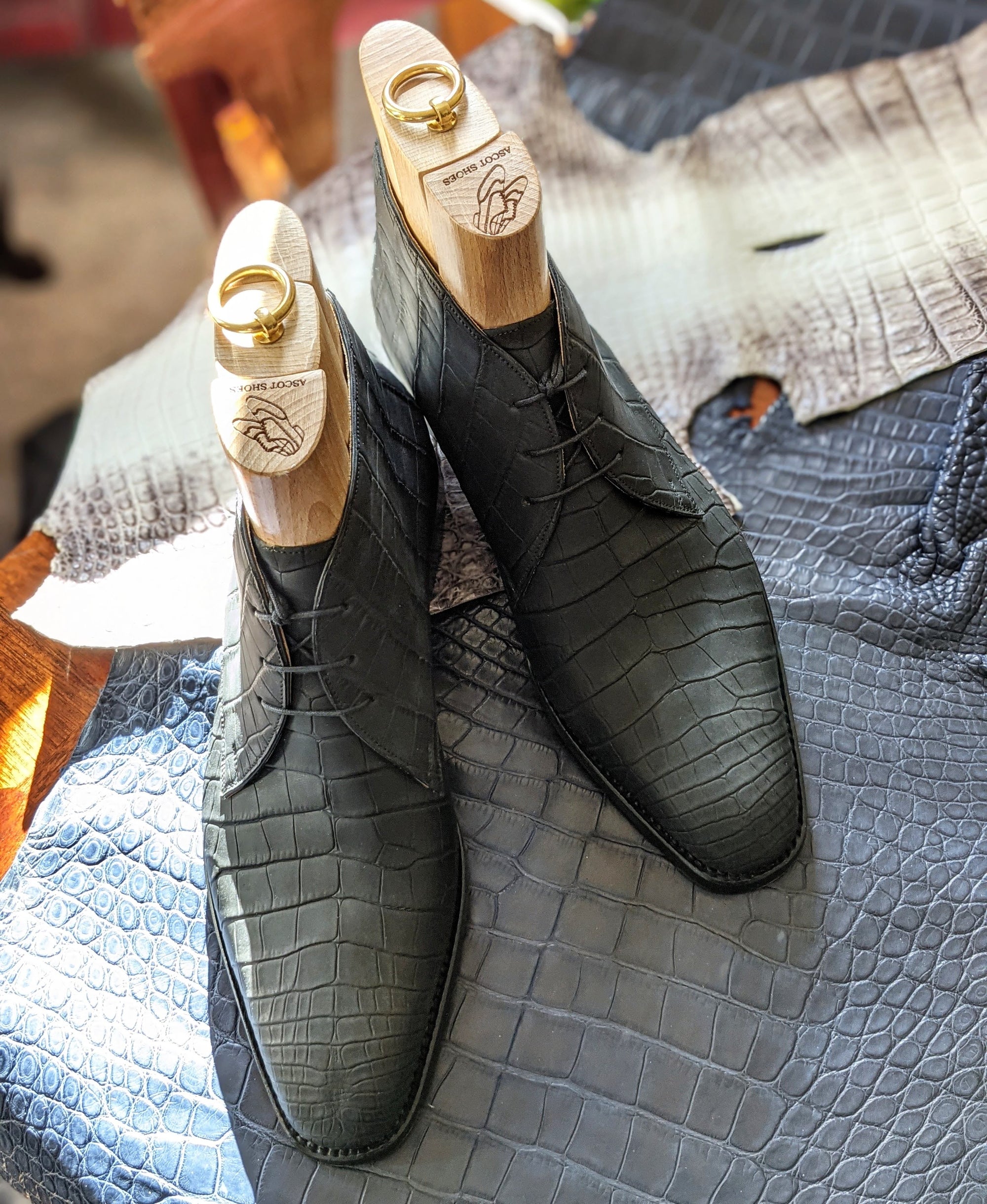 Ascot Chukka Boots - Grey Carbon Nubuck Alligator - Ascot Shoes