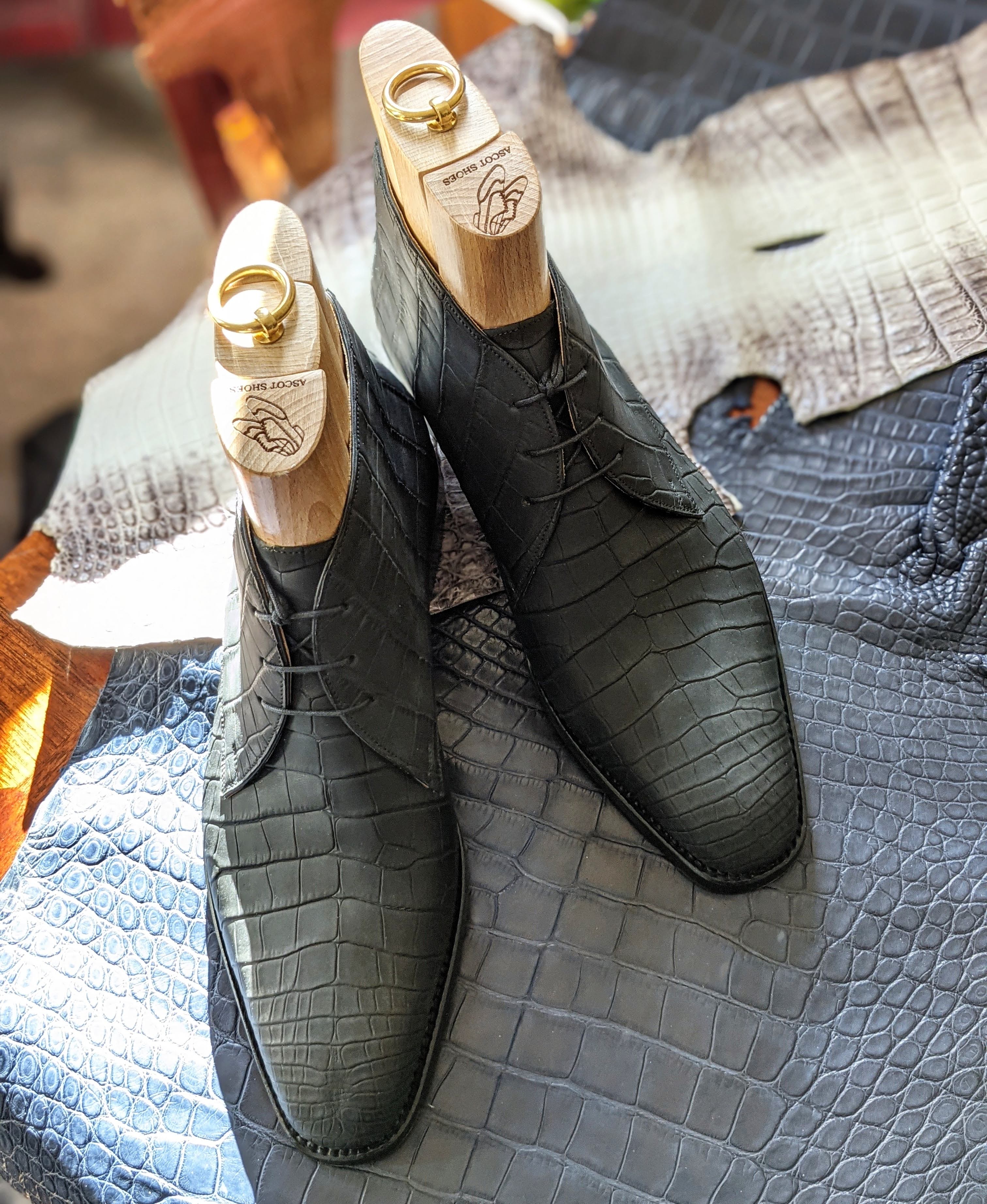 Ascot Chukka Boots - Grey Carbon Nubuck Alligator - Ascot Shoes