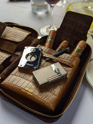 Custom travel cigar humidors