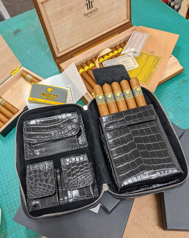 Custom travel cigar humidors