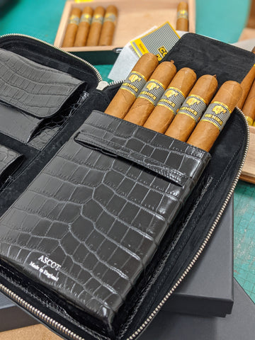 Custom travel cigar humidors