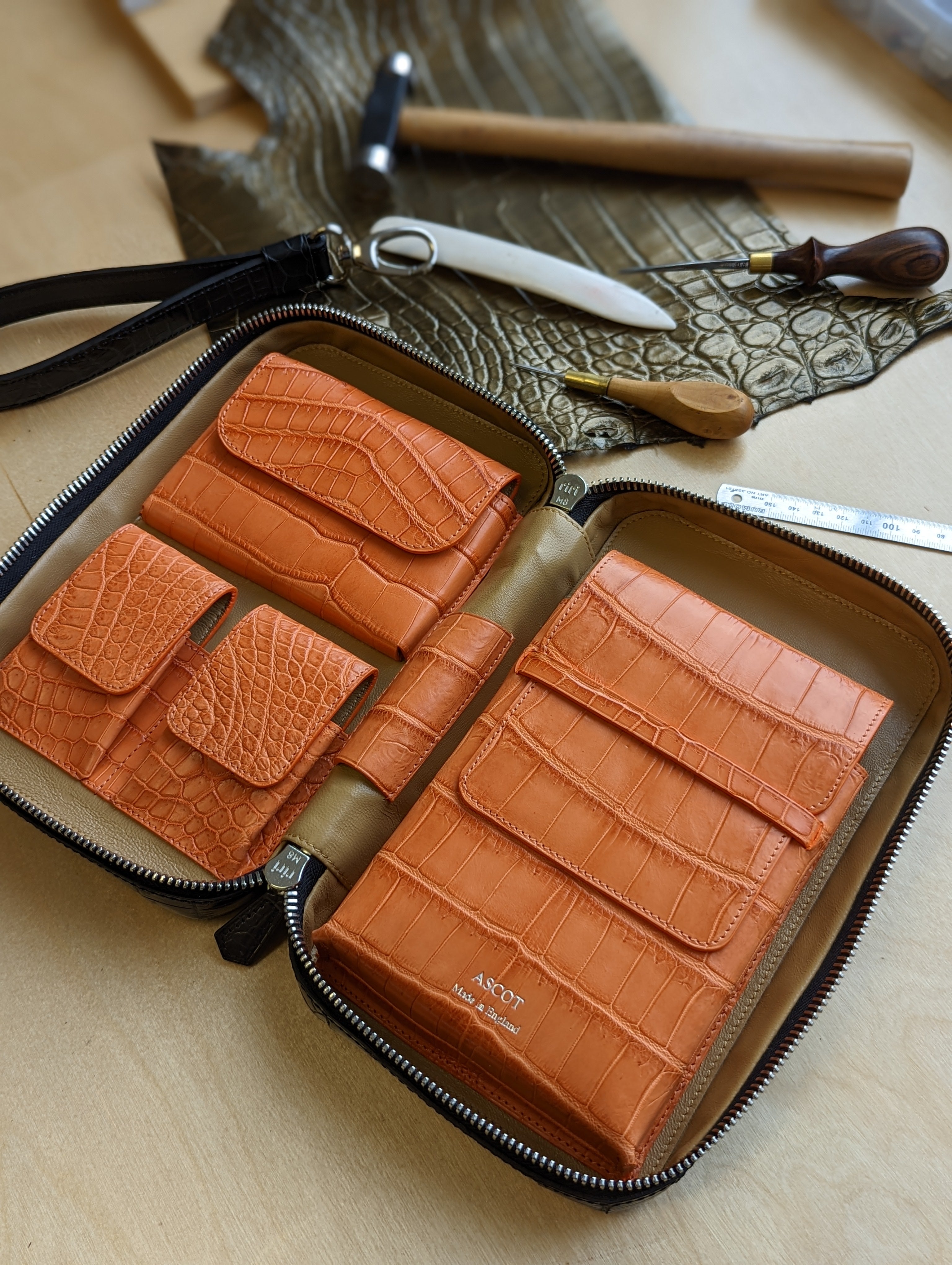 Custom travel cigar humidors - Ascot Shoes