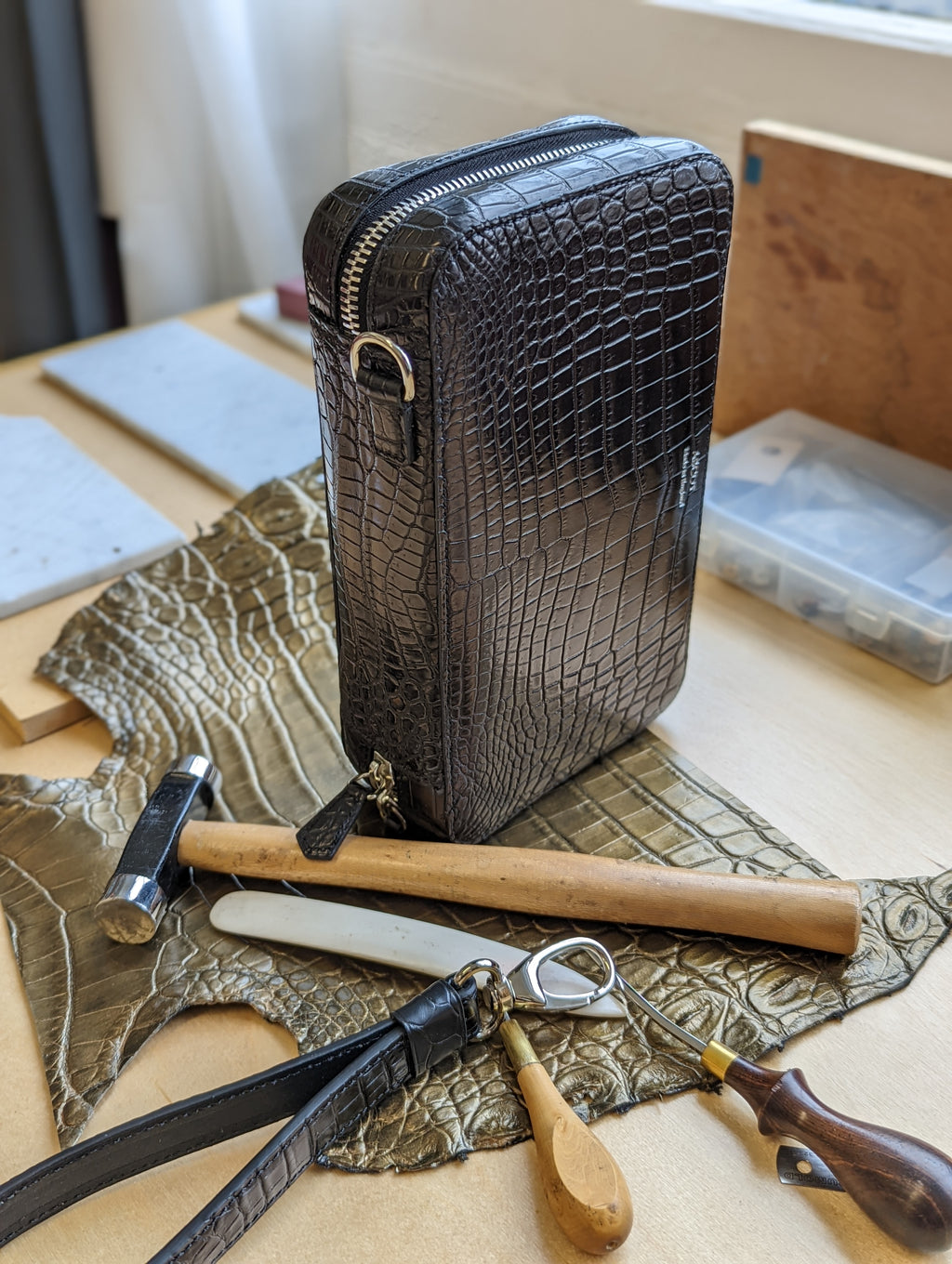 Custom travel cigar humidors - Ascot Shoes