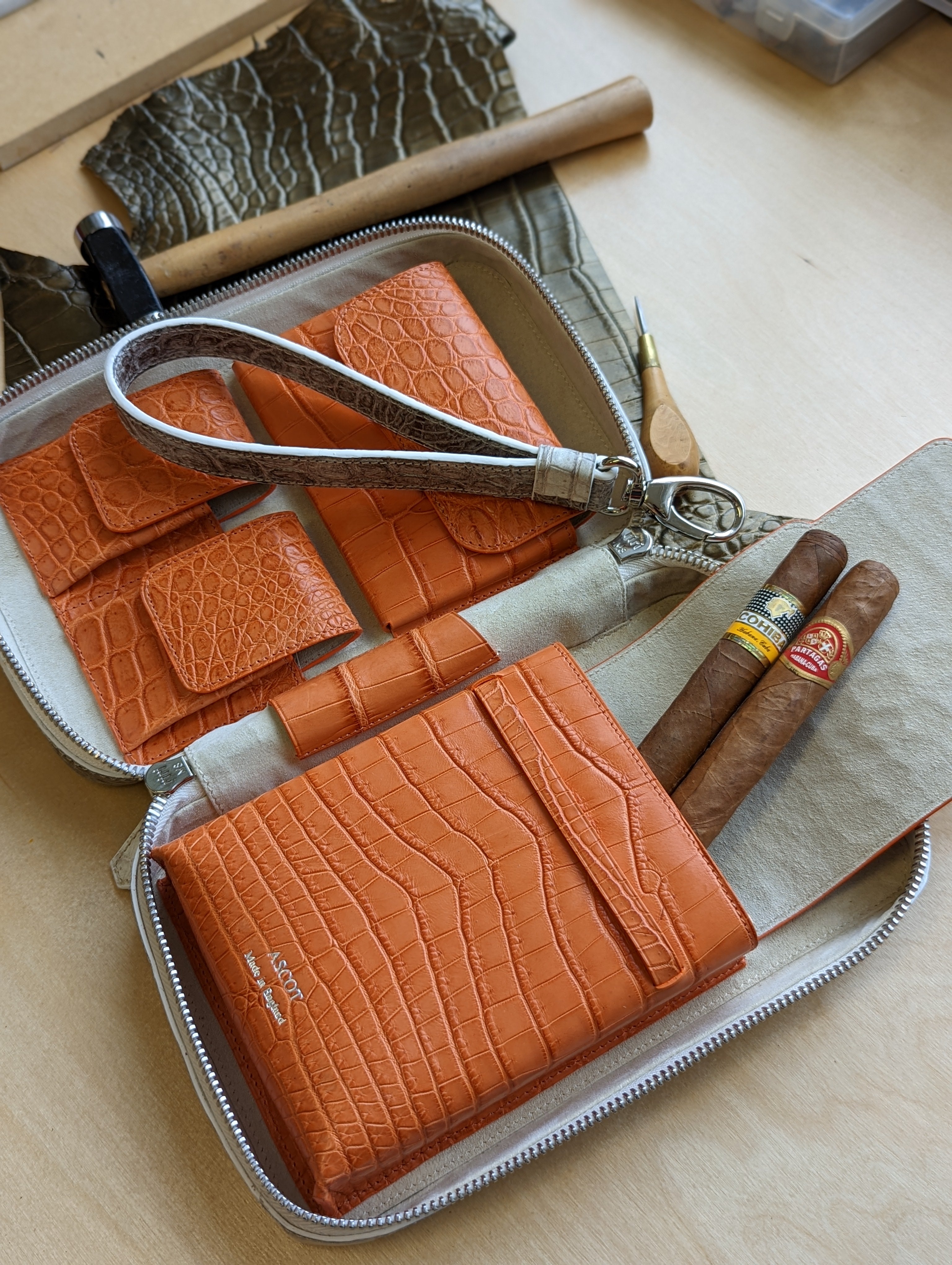 Custom travel cigar humidors - Ascot Shoes