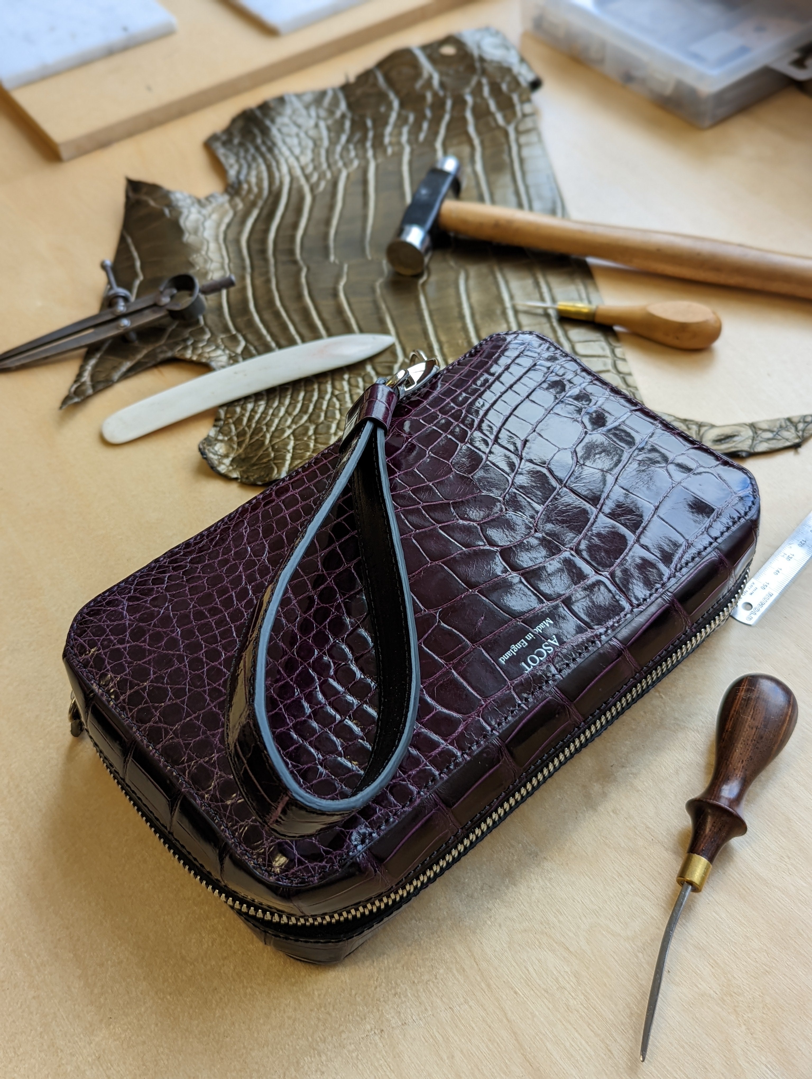 Custom travel cigar humidors - Ascot Shoes