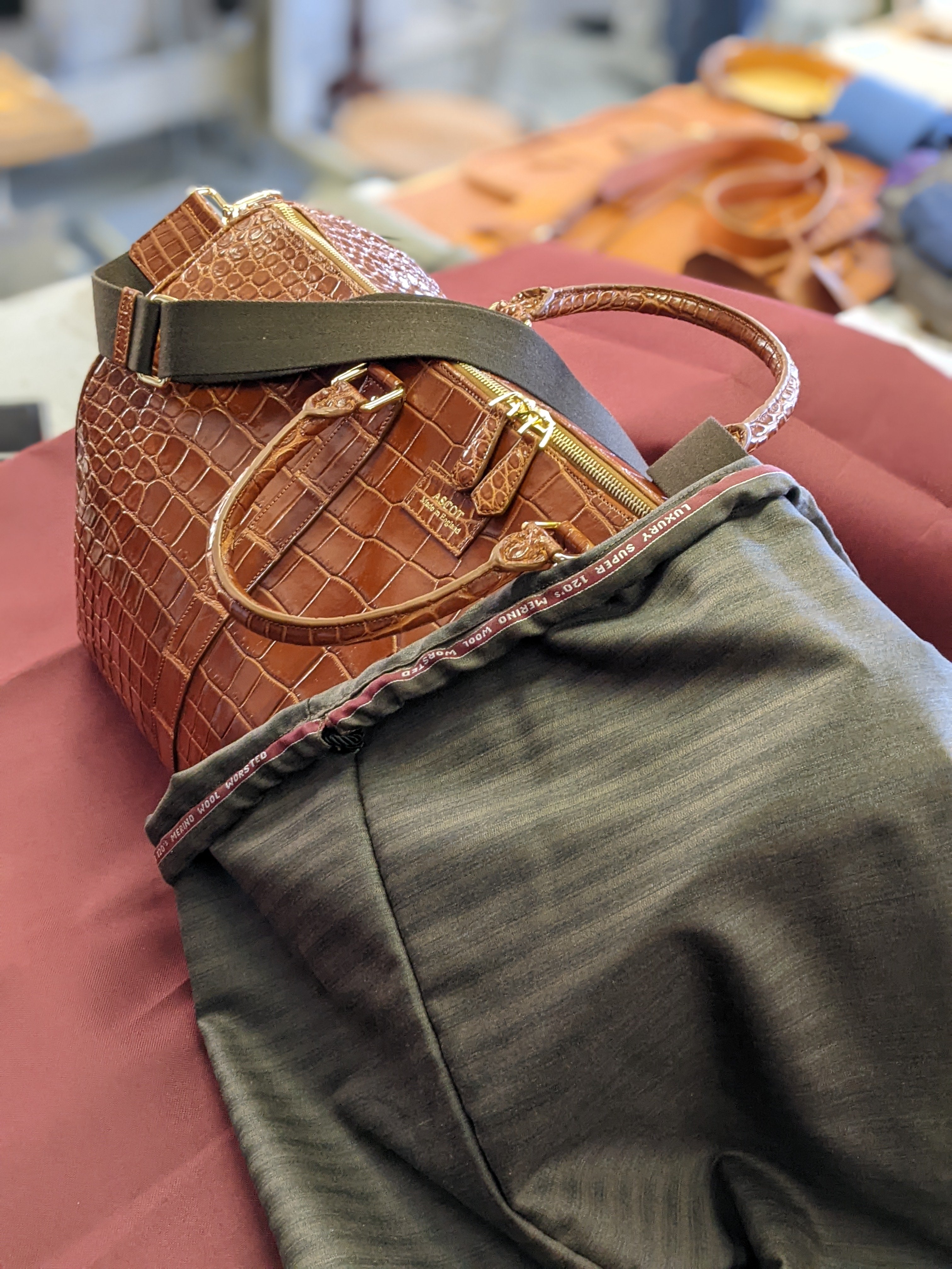 Duffel Bag - Cognac Crocodile 60 cm - Ascot Shoes